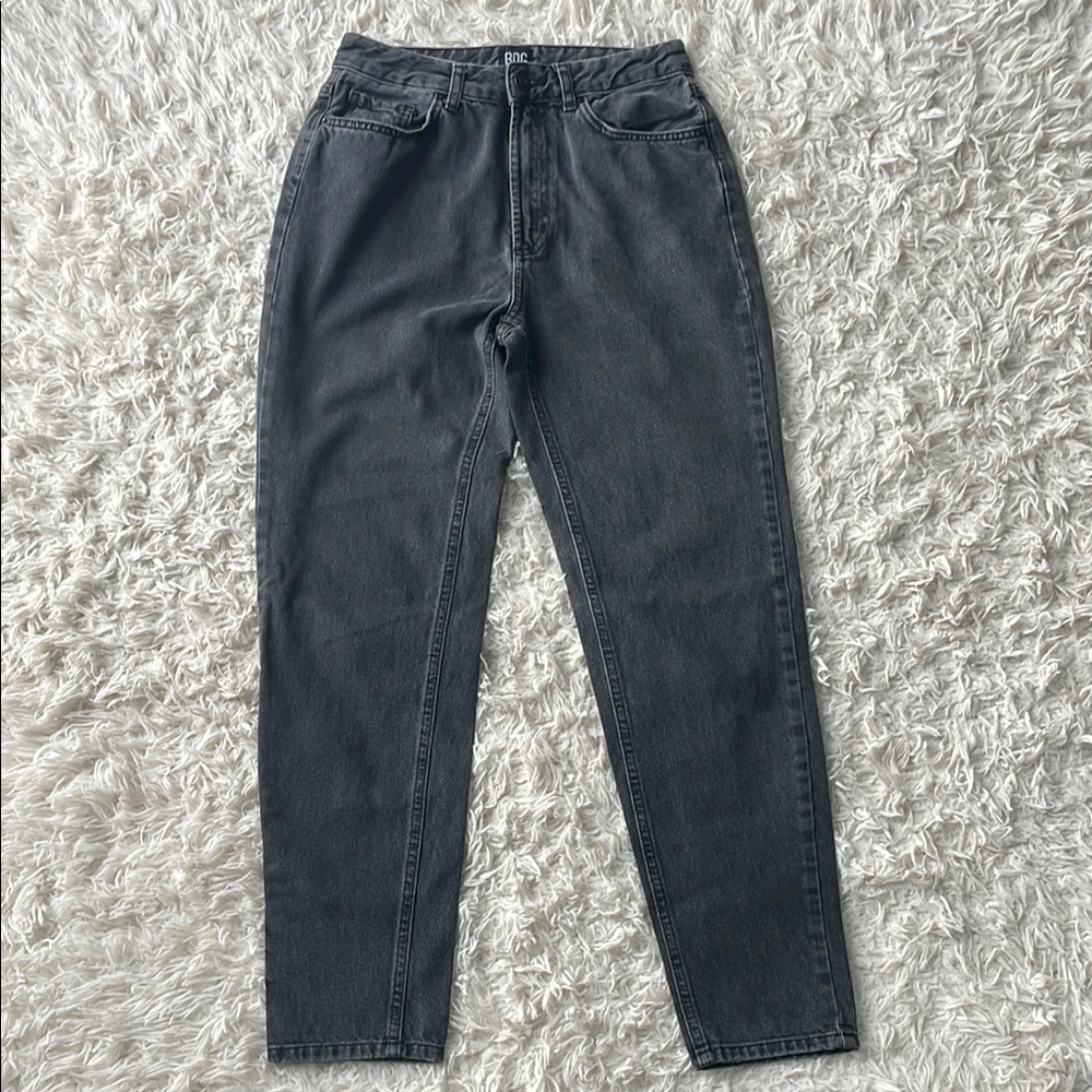 BDG Urban Outfitters Mom Jean Size 27‎